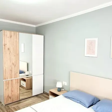 2V1 - 21 Dhjetori Apartment Tirana Exterior photo