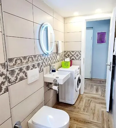2V1 - 21 Dhjetori Apartment Tirana Exterior photo